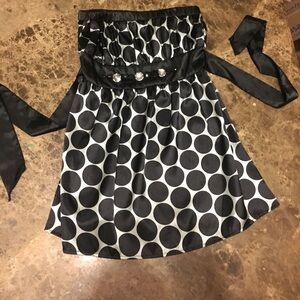 Gorgeous black and silver top‎ strapless